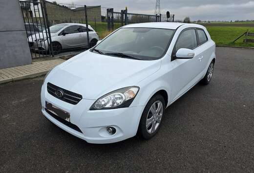 Kia Pro_Cee\'d 1.6 CRDi*AIRCO*RADIO*PREMIER PROPRIO