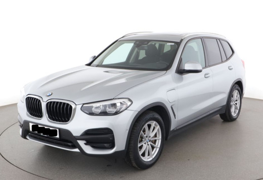 BMW xDrive30e 2.0iA PHEV/ Panodak/Trekhaak/ Navi