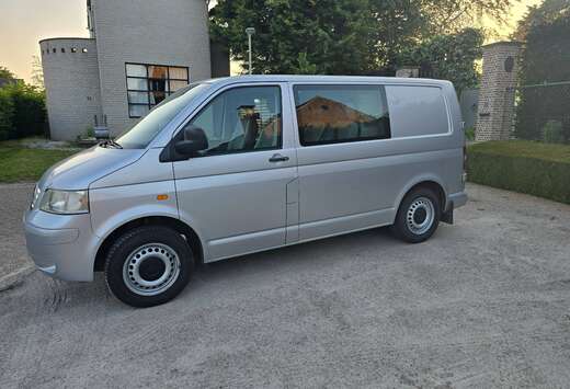 Volkswagen T5 transporter