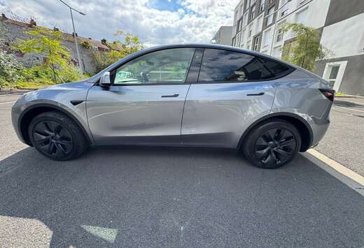 Tesla Model Y 72.5 kWh Long Range RWD