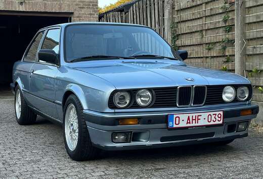 BMW E30