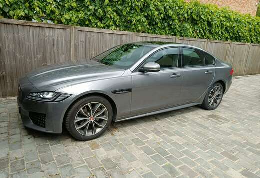 Jaguar XF 2.0 D Chequered Flag (EU6.2)