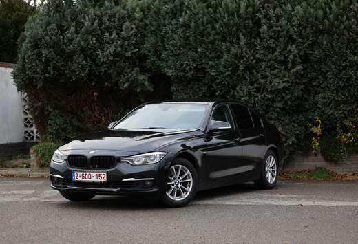 BMW BMW 320i Luxury