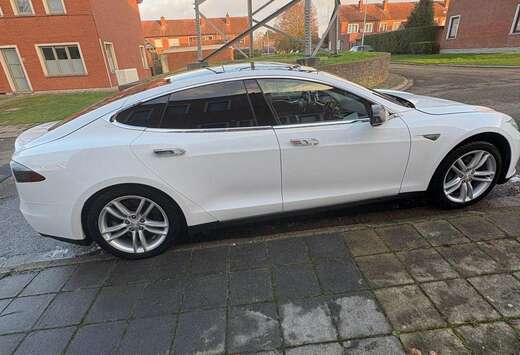 Tesla 85 kWh Performance