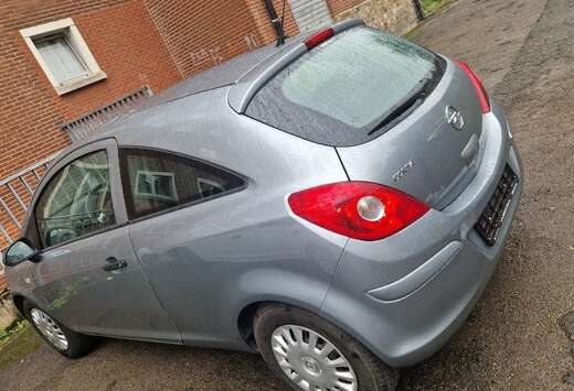 Opel 1.2i Essentia Easytronic