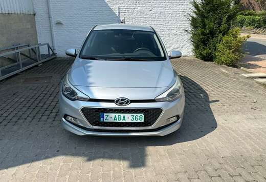 Hyundai 1.4benzine, digitale airco met 1j garantie