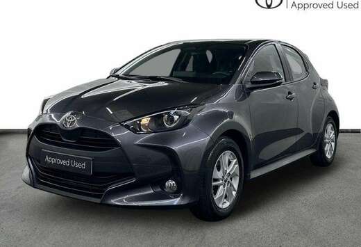Toyota HEV Dynamic  alu  carplay  camera