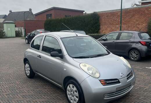 Nissan 1.0i 16v Visia