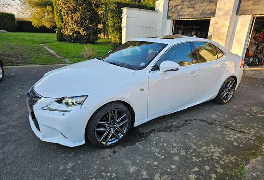 Lexus IS 300h 2.5i F-Sport Line E-CVT