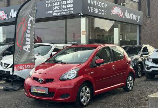 Toyota Aygo 1.0i VVT-i Car Dance