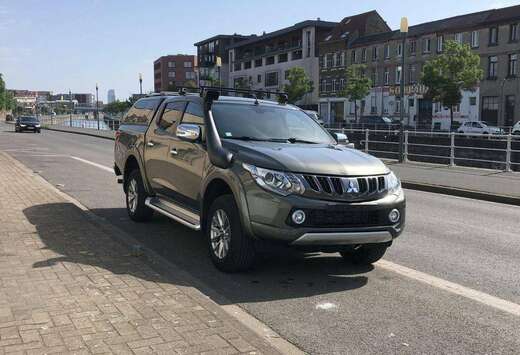 Mitsubishi L 200 2.4 DI-D 4WD Blackline (EU6)