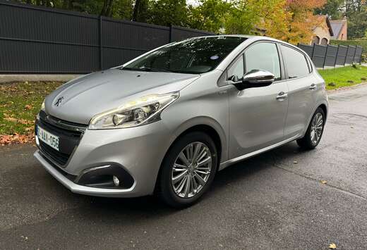 Peugeot 208 1.2i PureTech Style / climatisation / gar ...