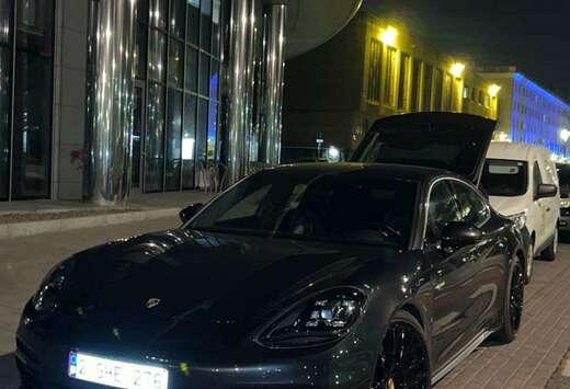 Porsche 4 V6 3.0 462 Hybrid PDK