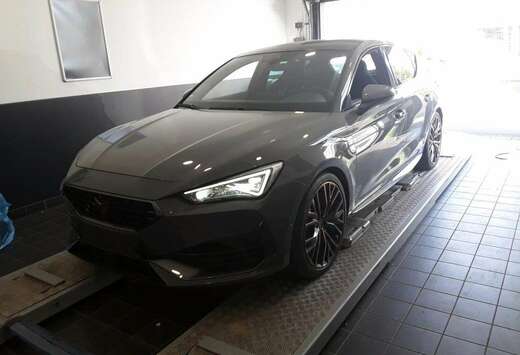 VZ CUP 2.0 TSI 300CV * PANO * VSS * BEATS * CARBON