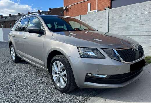 Skoda SW 1.6 TDi*CARPLAY*euro6*navi*clim*IMPECCABLE