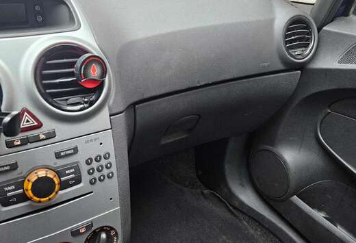 Opel 1.2i XE 16v Edition 2000