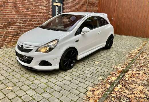 Opel Corsa 1.6 Turbo OPC Nürburgring Edition