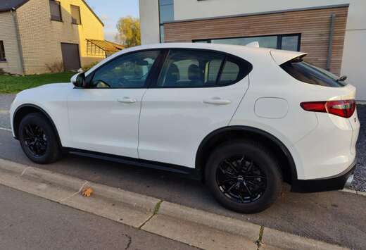 Alfa Romeo Stelvio 2.0 Turbo 16V AT8-Q4 B-Tech