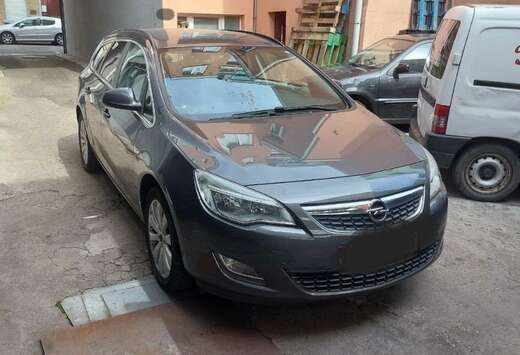Opel Sports Tourer 1.4 Turbo Sport