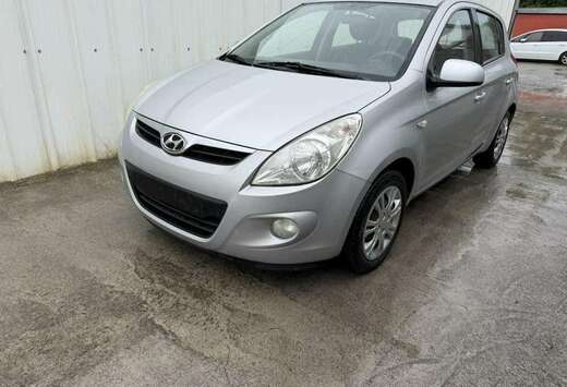 Hyundai climatisée 5 portes