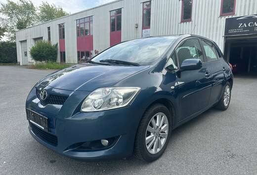 Toyota Auris 1.6i Dual VVT-i Linea Sol Pack