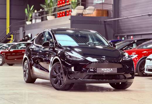 Tesla LOW MILEAGE - SPOILER - BLACK ON BLACK -RWD