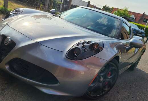 Alfa Romeo 4C+1.7+TBi