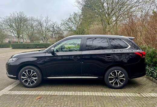 Mitsubishi Outlander 2.4 4WD Plug-In Hybrid