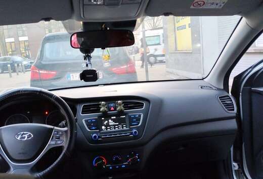 Hyundai blue 1.2 YES