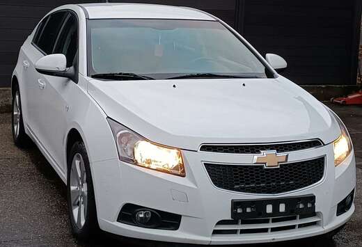 Chevrolet Cruze hatchback 1.7 TDCi LS