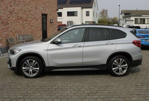 BMW 1.5iA sDrive18 Automaat  Pano dak