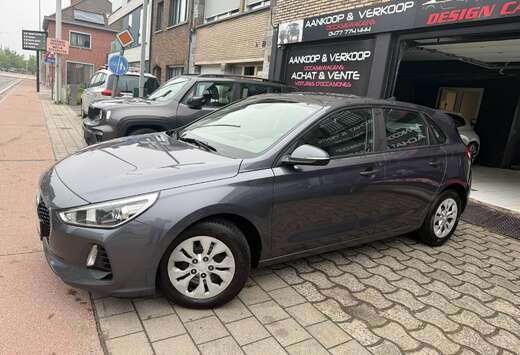Hyundai i30 1.4i i Essence Navigations Camera de recu ...