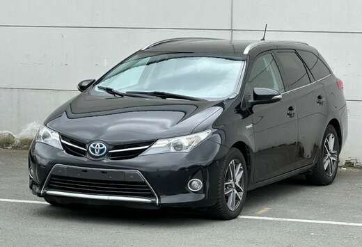 Toyota 1.8 VVT-i Hybrid Touring Sports