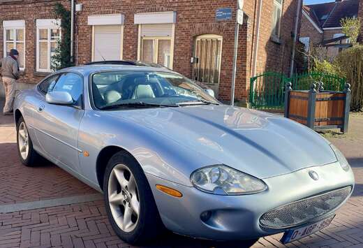 Jaguar 4.0i V8 32v  1997