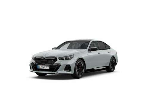 BMW i5 M60 xDrive M Sport Pro  B&W  CARBON  TOWB