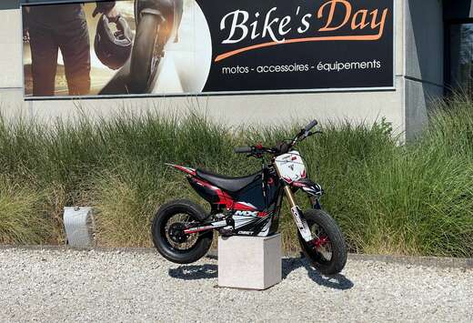 Triumph Oset MX-10