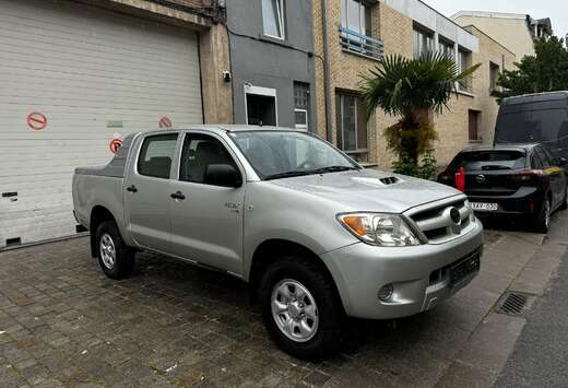 Toyota 2.5 D-4D 4WD AIRCO CLIMATISÉ ÉTAT EXCEPTIONN ...