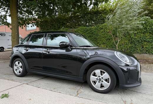 MINI Mini 1.5A Cooper automaat ,5 deurs als nieuw.