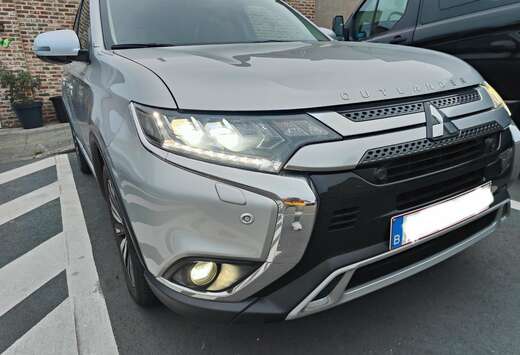 Mitsubishi Outlander 2.0i 2WD Intense 5S CVT
