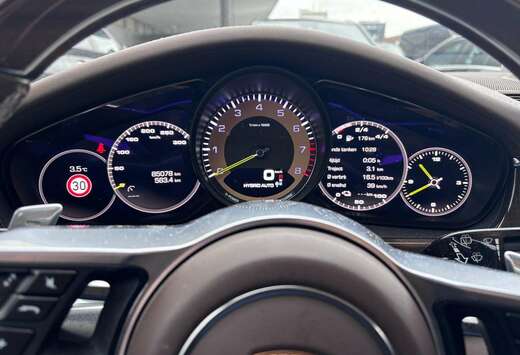 Porsche Panamera 4 e-Hybrid Sport Turismo