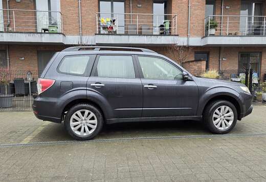 Subaru Forester 2.0 Luxury