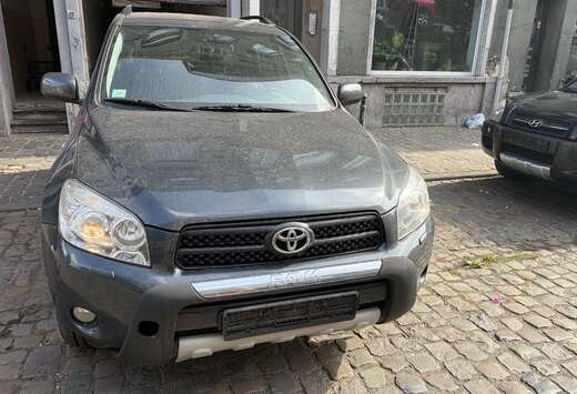Toyota 2.0i VVT-i 16v VIP uniquement l’exportation