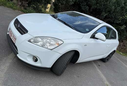 Kia 1.6 Turbo CRDi VGT iBlack/iWhite