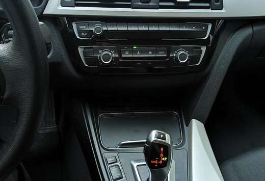 BMW 318i 136 ch BVA8 Business Design