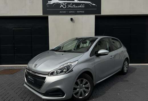 Peugeot 208 1.2i 82 cv ! GARANTIE ! GPS/CAMERA/CLIM