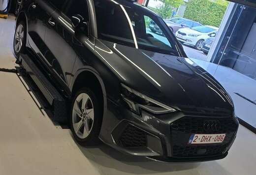 Audi 30 TFSI Limousine S tronic line