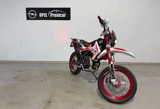 SM TROPHY 50cm³ **MOTO NEUVE **
