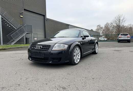 Audi Coupé 3.2i V6 24v Quattro DSG