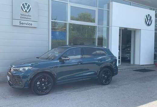 Volkswagen R-LINE BLACK STYLE 1.5 eHYBRID 177CV DSG6