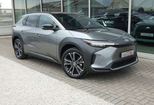Toyota AWD PREMIUM +Trekhaak +Pano dak +LEDER +JBL +3 ...